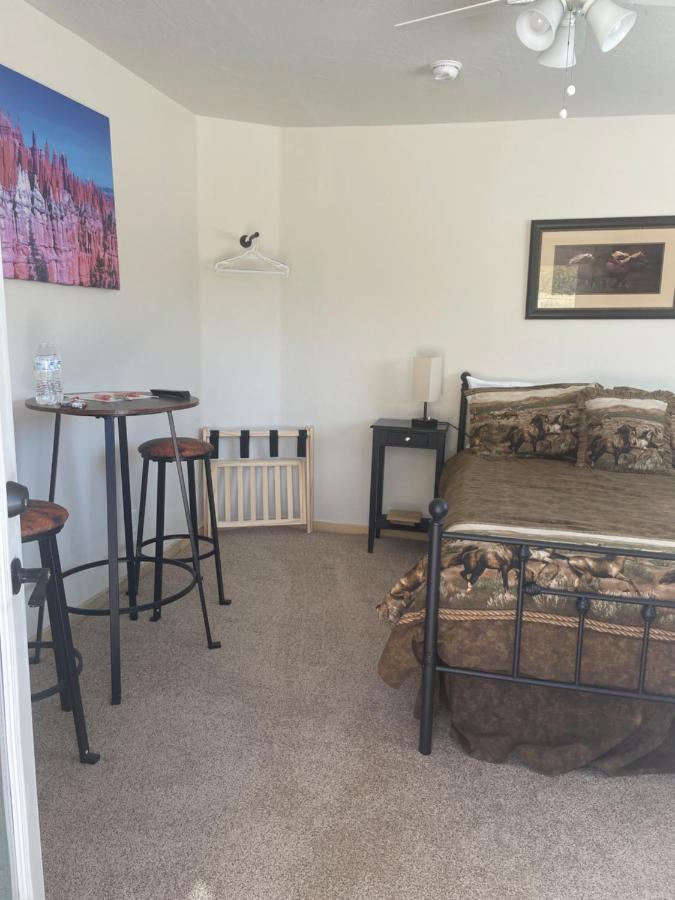 Bryce Canyon Country Inn Tropic Bagian luar foto